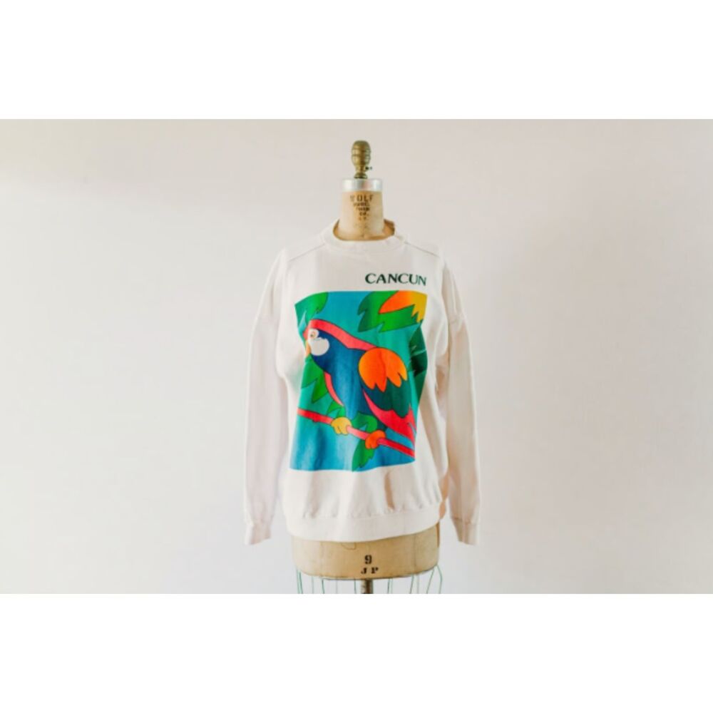 Vintage 90s CANCUN colorful parrot tropical sweatshirt, trendy indie 1990s - Picture 2 of 10